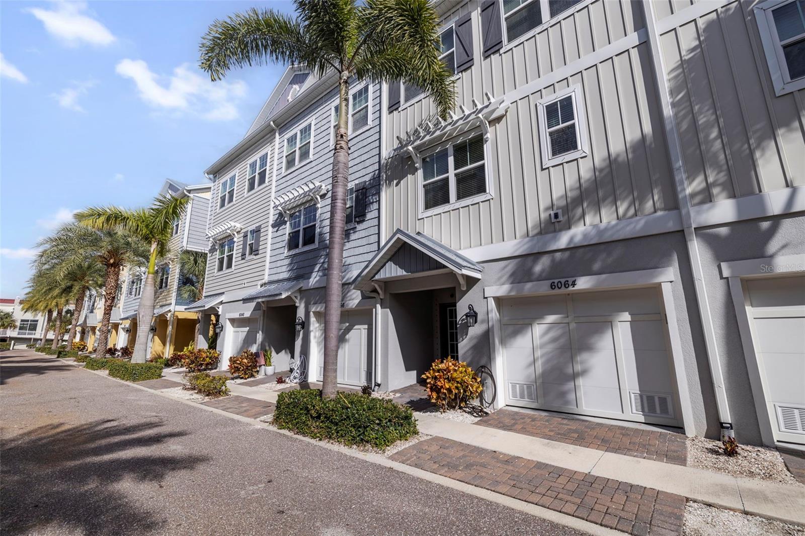 Listing photo id 32 for 6064 Moorings Drive S