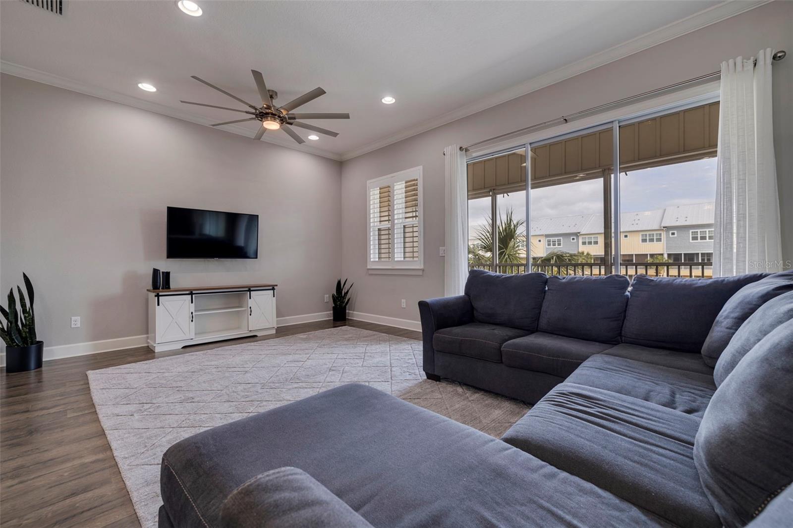 Listing photo id 2 for 6064 Moorings Drive S