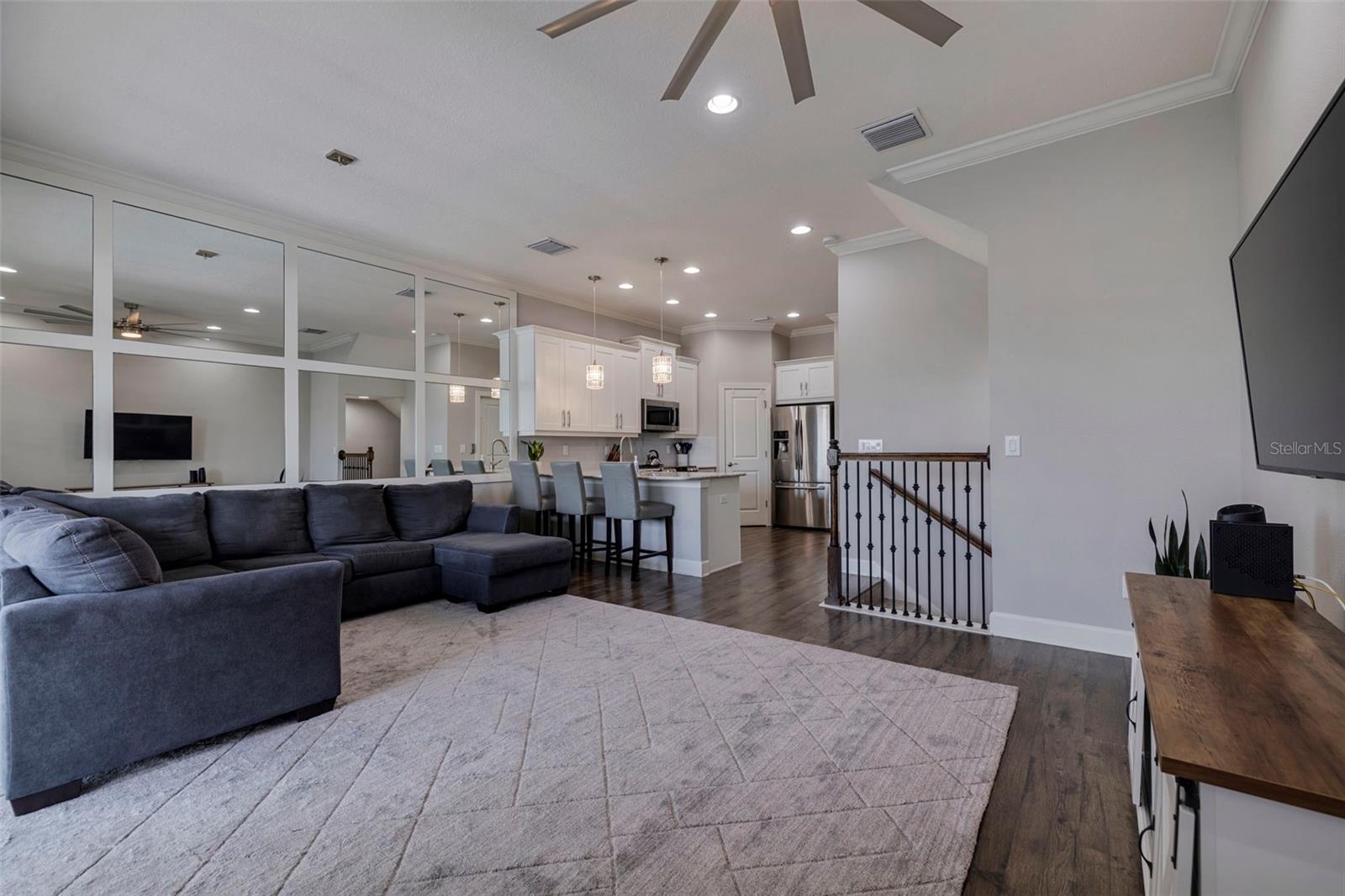 Listing photo id 3 for 6064 Moorings Drive S