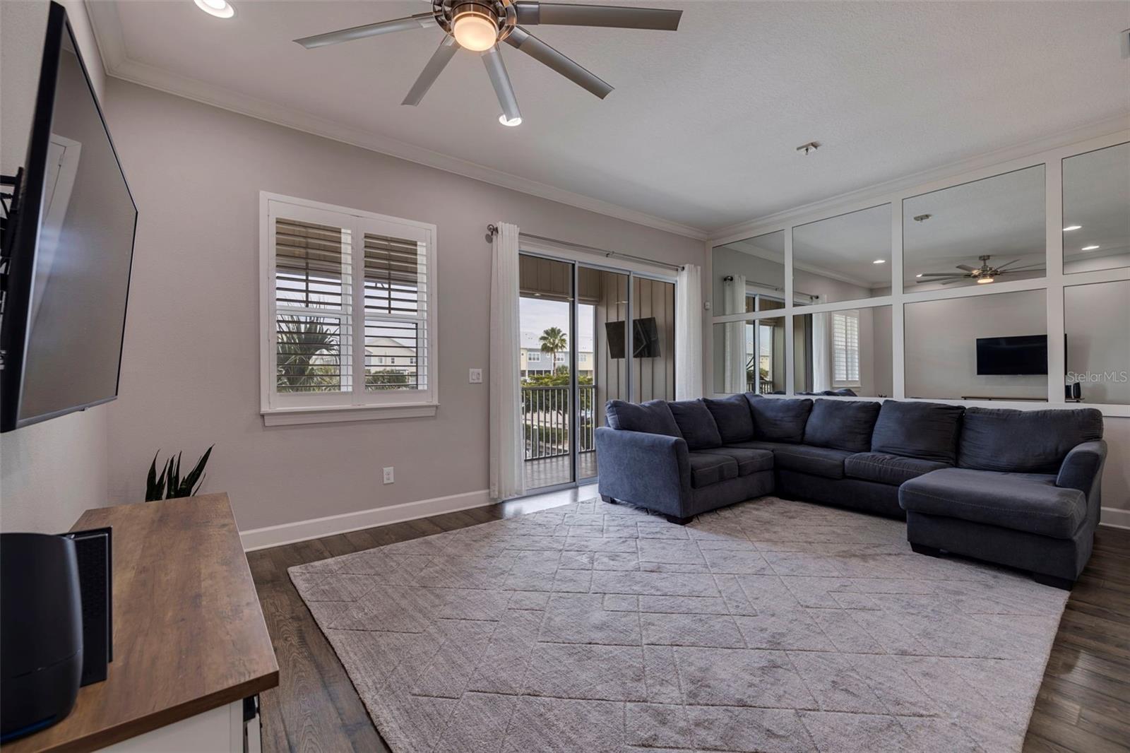 Listing photo id 4 for 6064 Moorings Drive S