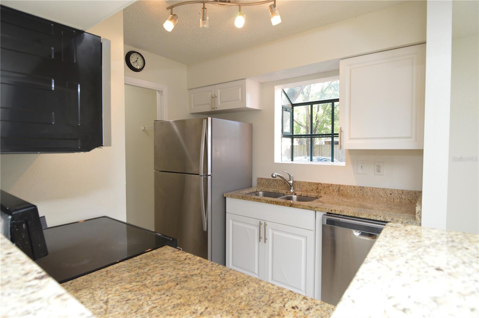 Image 6 of 93 For 8629 Fancy Finch Drive 101