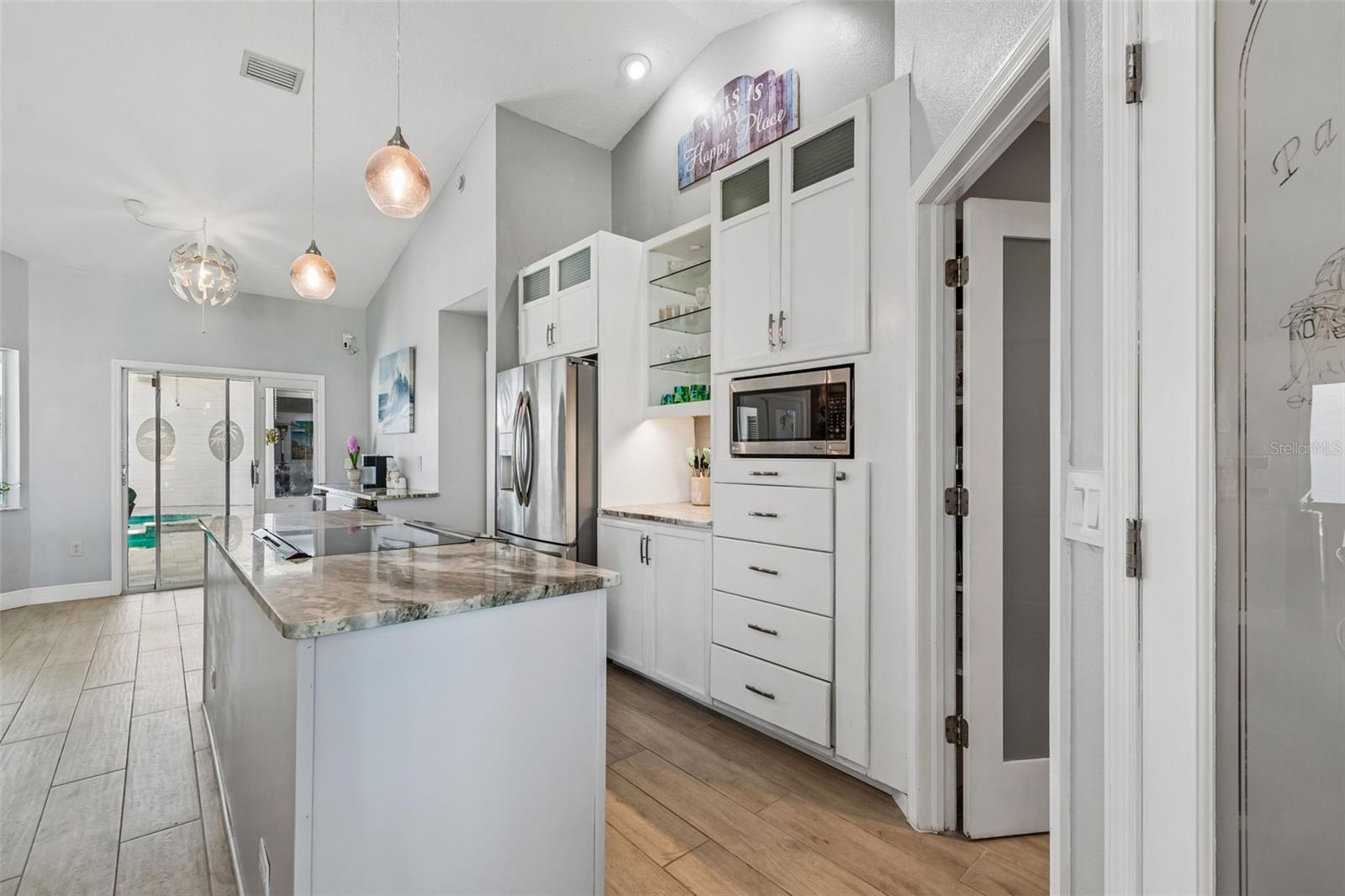 Image 18 of 59 For 2900 Lake Saxon Drive