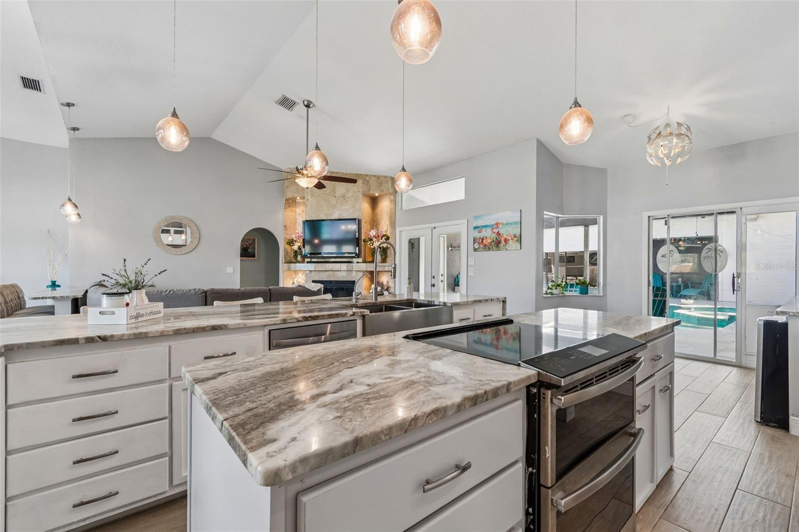 Image 19 of 59 For 2900 Lake Saxon Drive