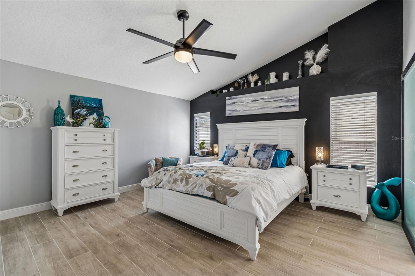 Image 24 of 59 For 2900 Lake Saxon Drive