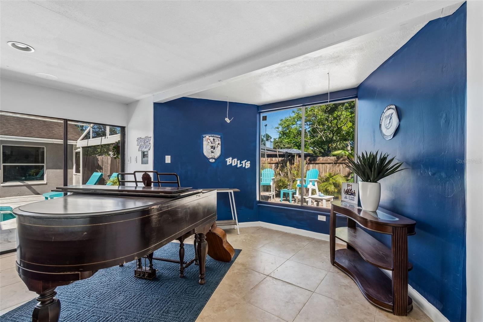 Image 40 of 59 For 2900 Lake Saxon Drive