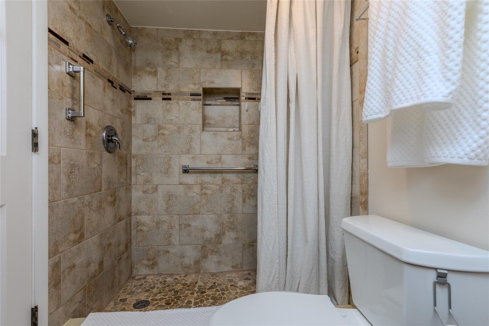 Image 17 of 26 For 305 30th Avenue W A208