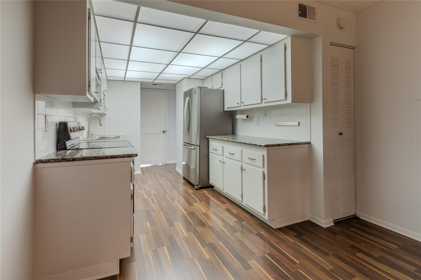 Image 9 of 26 For 305 30th Avenue W A208