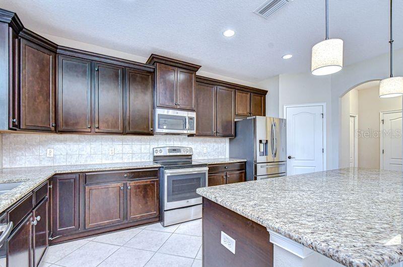 Image 17 of 38 For 871 Vino Verde Circle