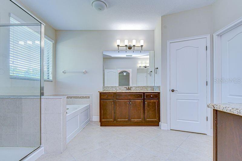 Image 34 of 38 For 871 Vino Verde Circle