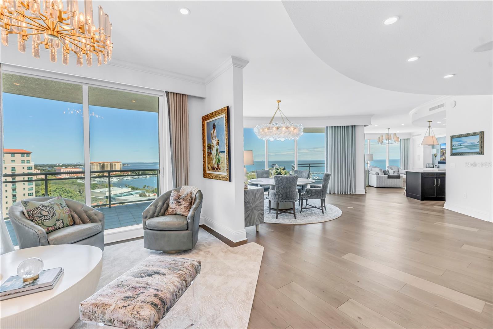 Image 15 of 56 For 180 Beach Drive Ne 1401