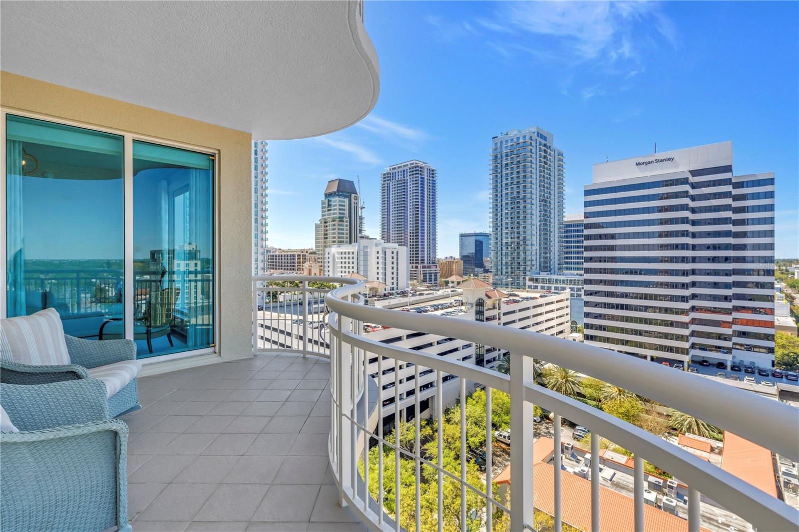 Image 17 of 56 For 180 Beach Drive Ne 1401