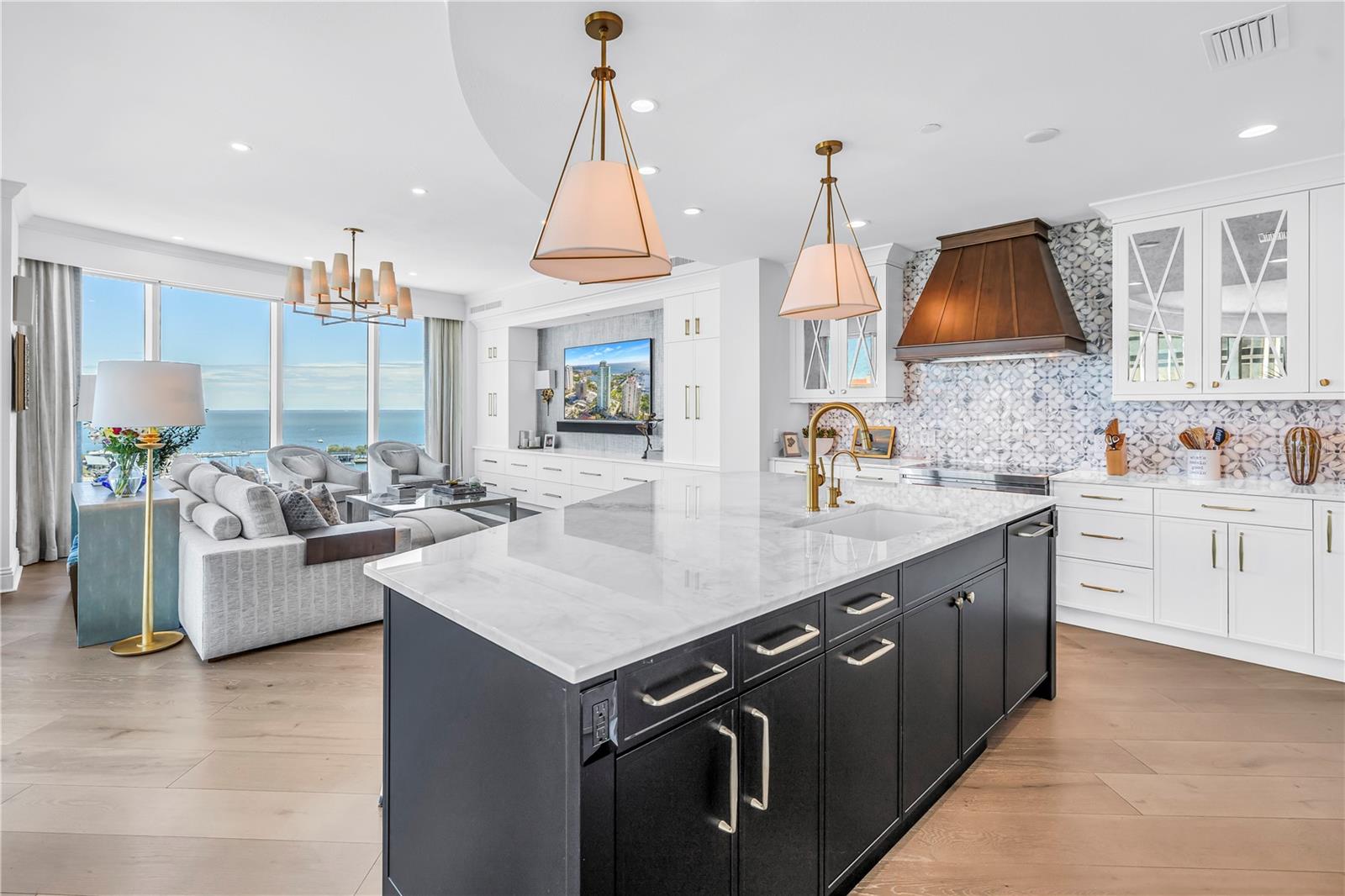 Image 20 of 56 For 180 Beach Drive Ne 1401