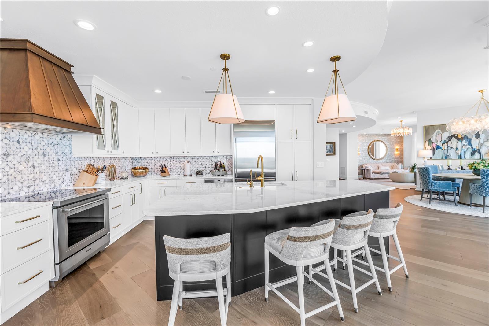 Image 21 of 56 For 180 Beach Drive Ne 1401