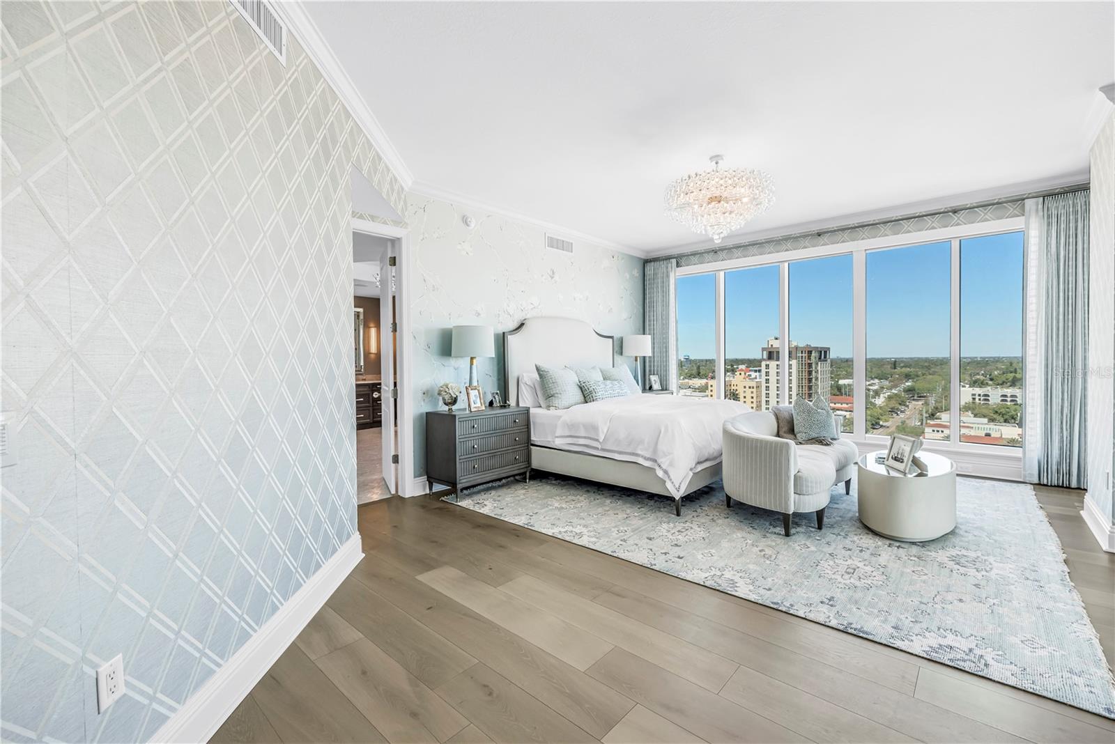 Image 26 of 56 For 180 Beach Drive Ne 1401