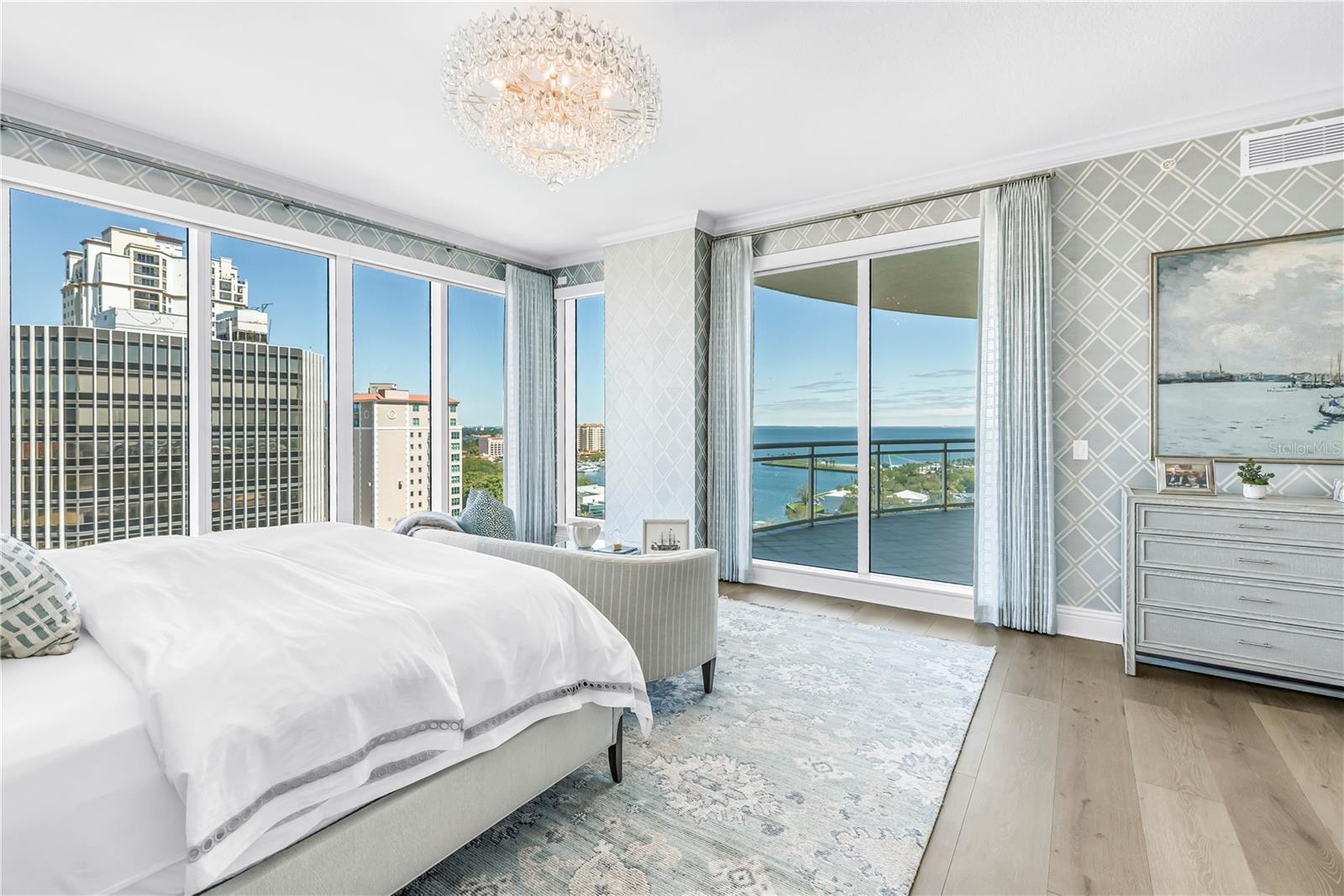 Image 28 of 56 For 180 Beach Drive Ne 1401