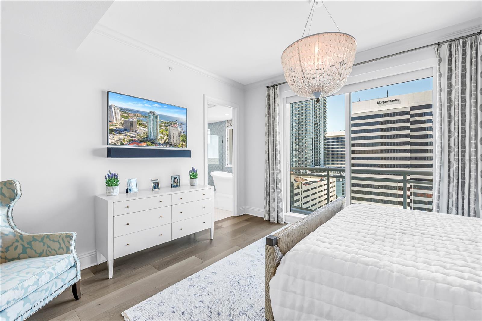 Image 34 of 56 For 180 Beach Drive Ne 1401