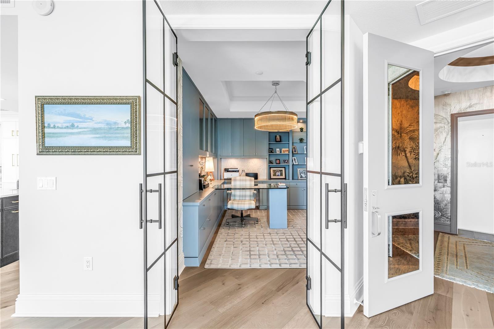 Image 4 of 56 For 180 Beach Drive Ne 1401