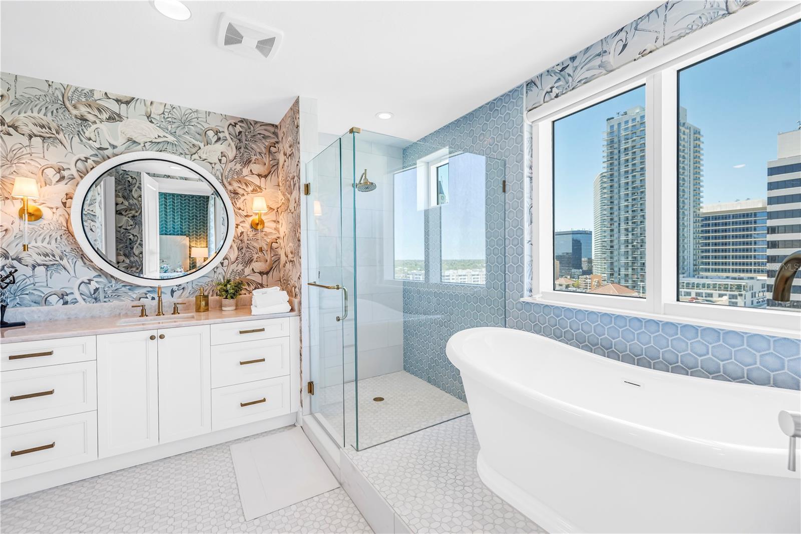 Image 40 of 56 For 180 Beach Drive Ne 1401