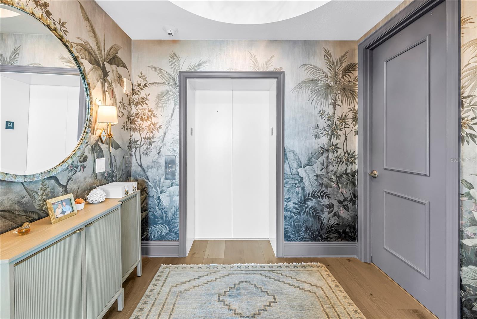 Image 42 of 56 For 180 Beach Drive Ne 1401