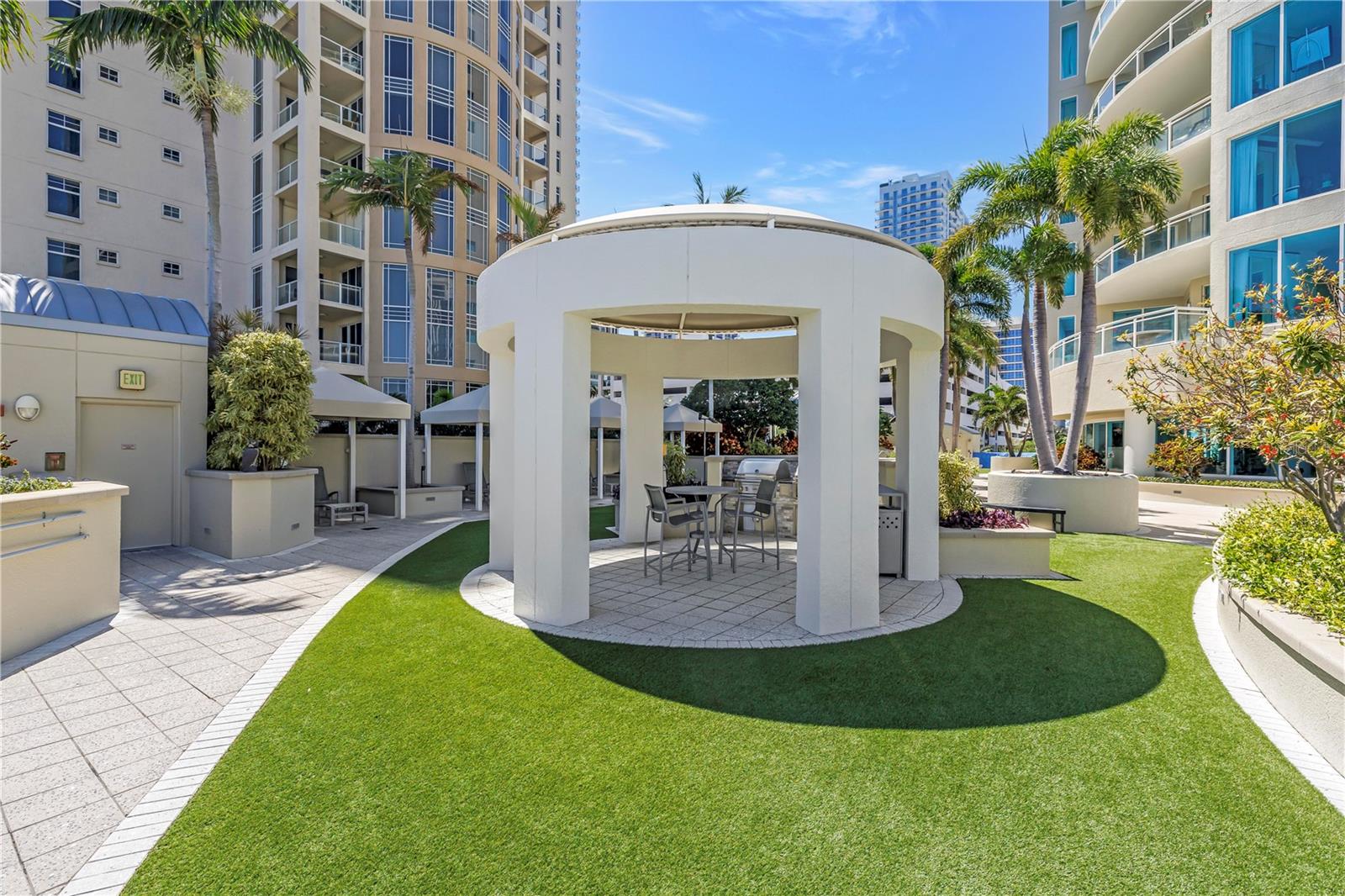 Image 45 of 56 For 180 Beach Drive Ne 1401