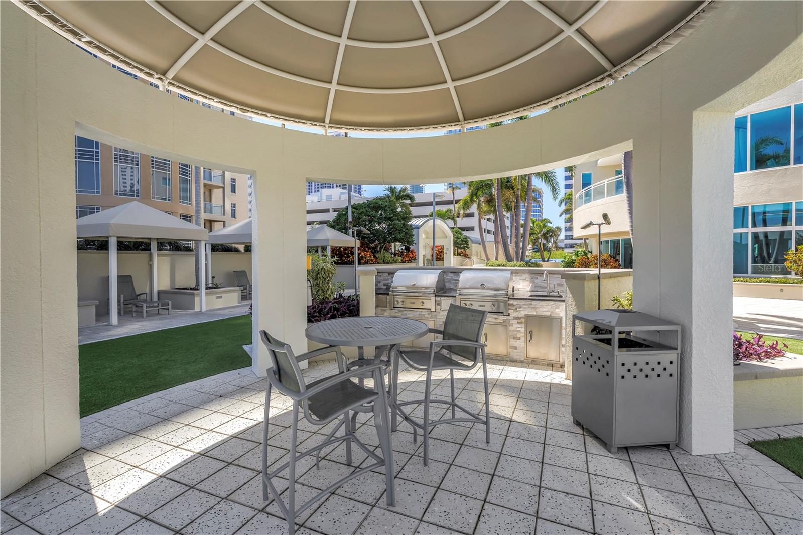 Image 46 of 56 For 180 Beach Drive Ne 1401