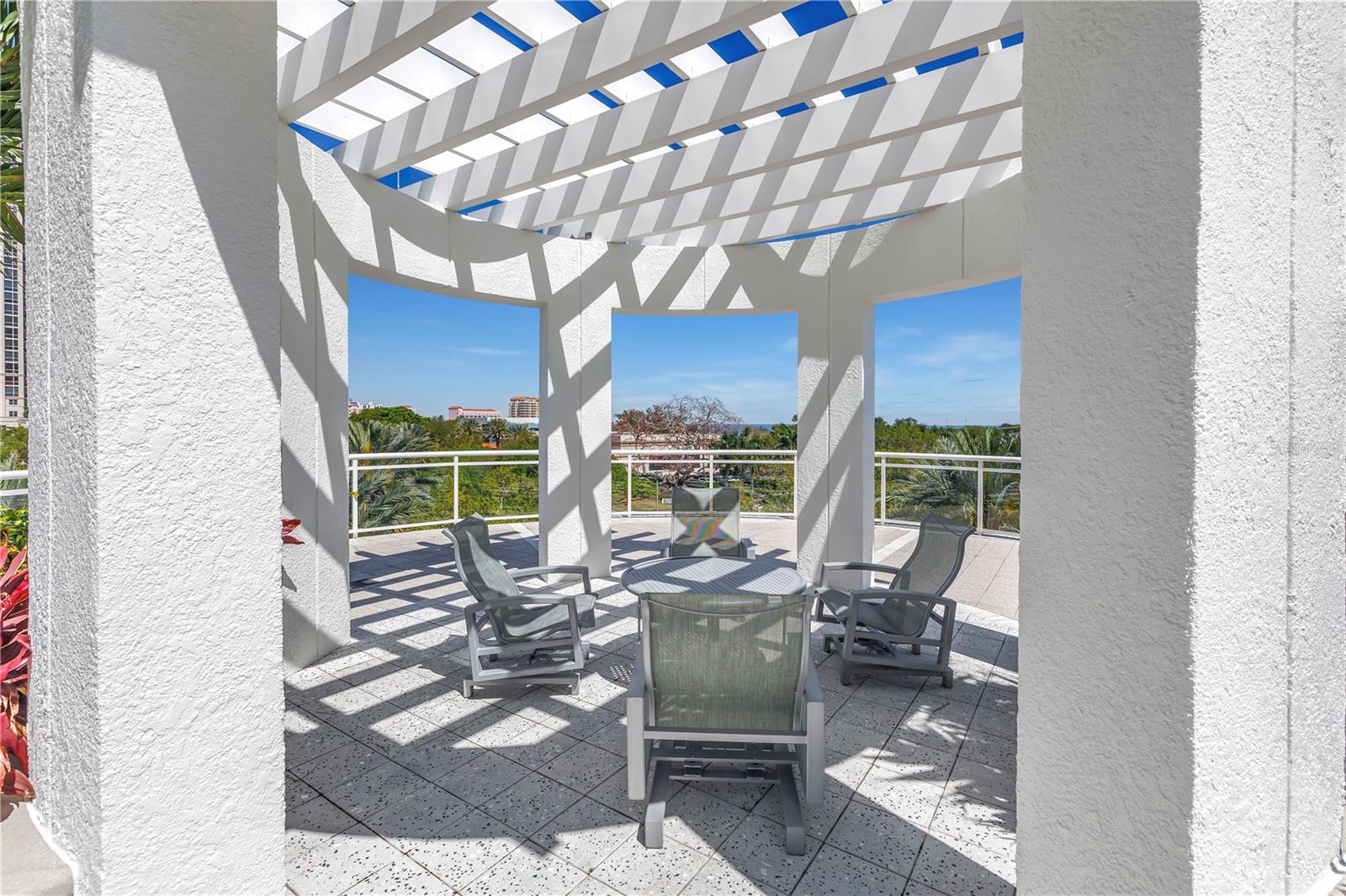 Image 47 of 56 For 180 Beach Drive Ne 1401