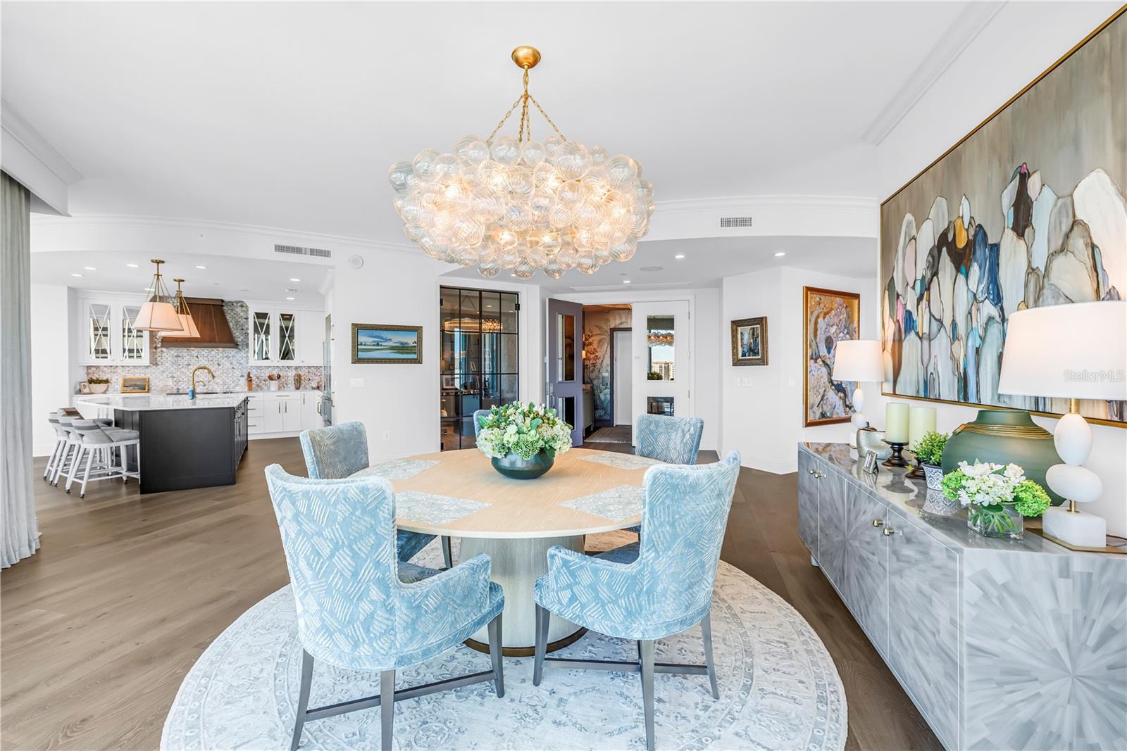 Image 6 of 56 For 180 Beach Drive Ne 1401