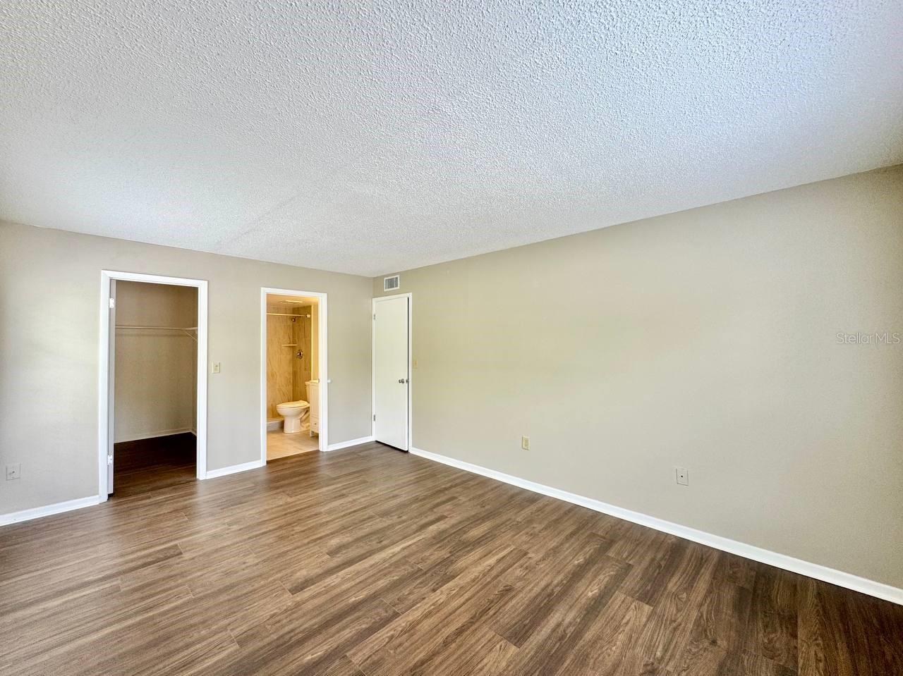 Image 21 of 31 For 3323 Crystal Court E A