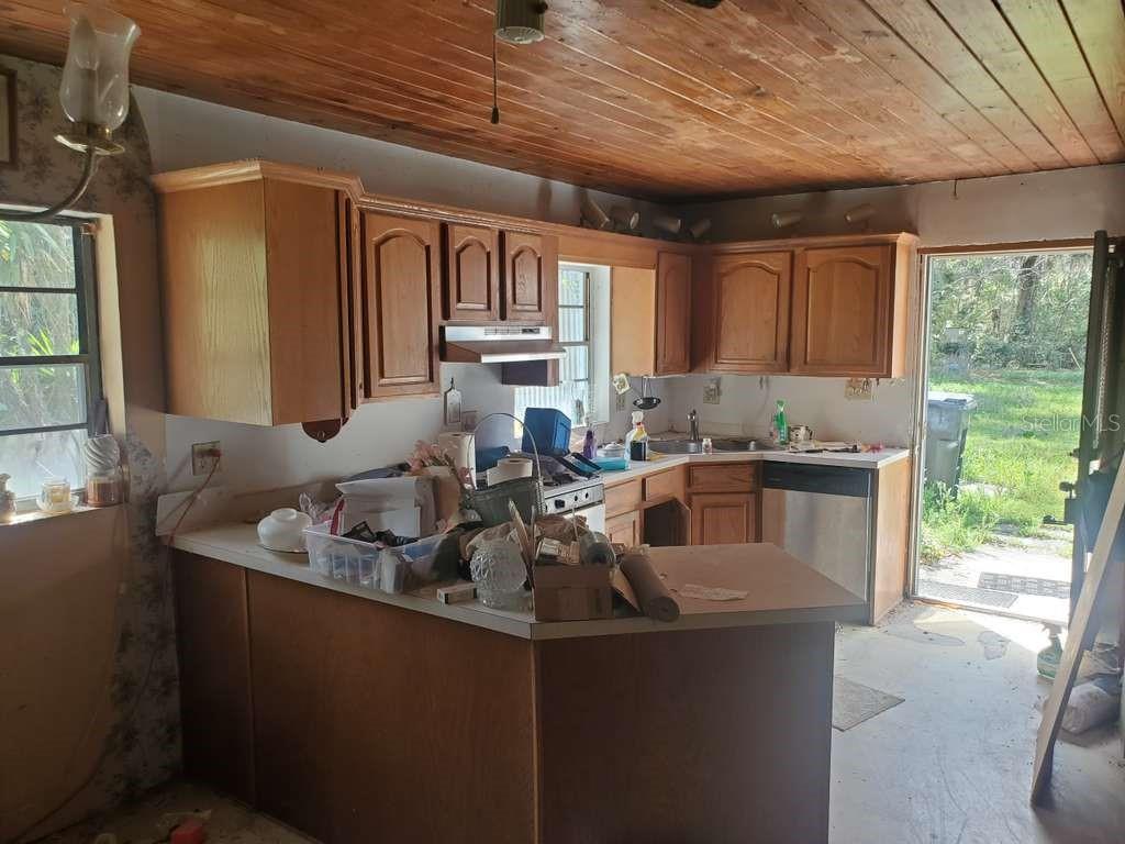 Image 2 of 15 For 2839 15th Avenue