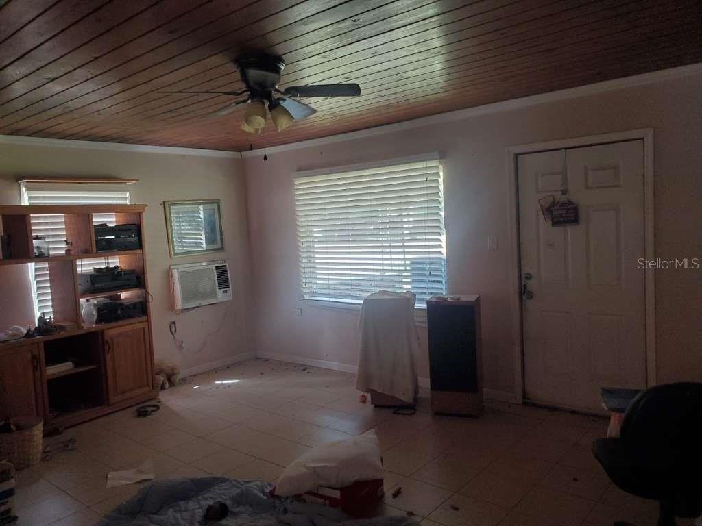 Image 3 of 15 For 2839 15th Avenue