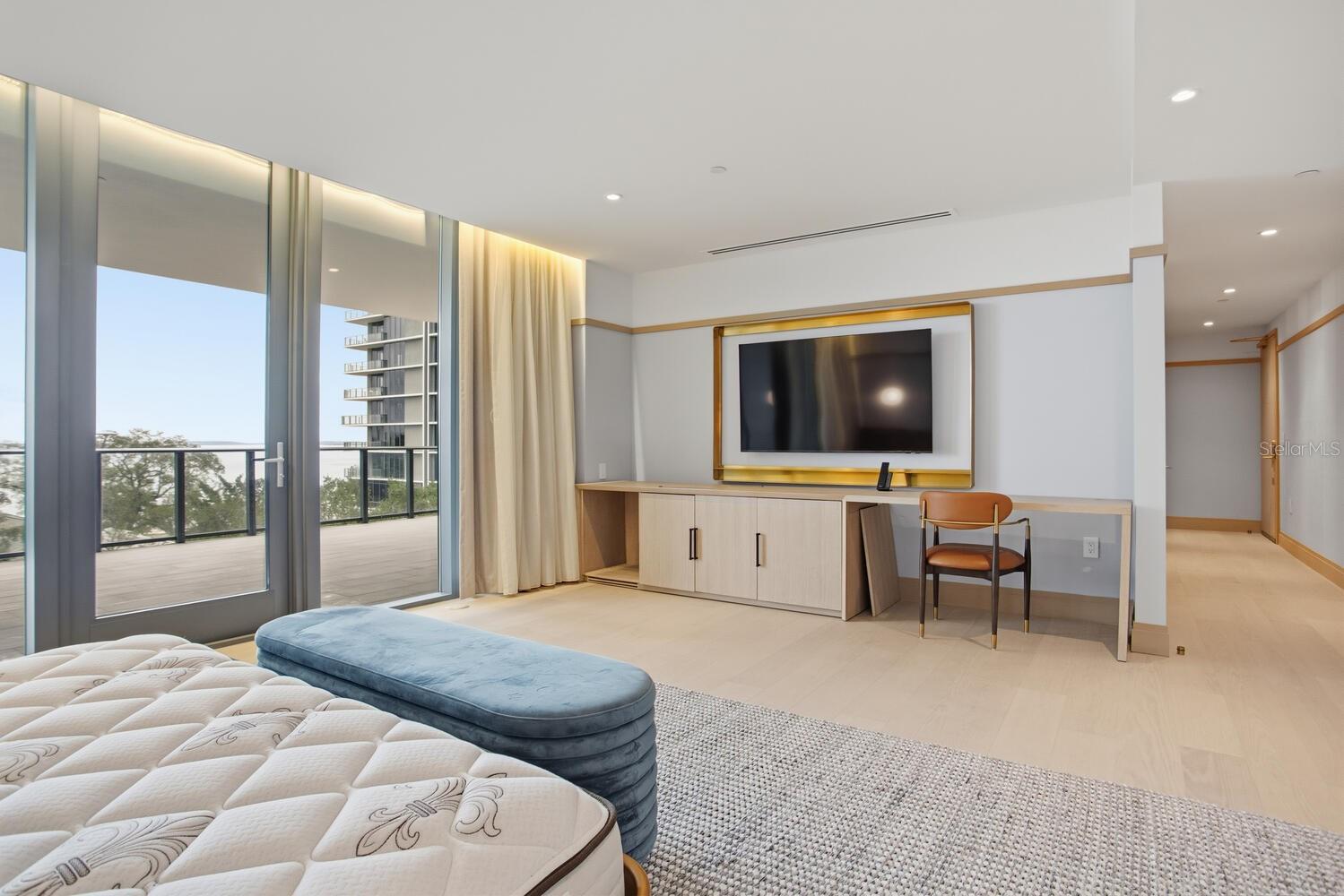 Image 87 of 92 For 3015 Ysabella Avenue 2303