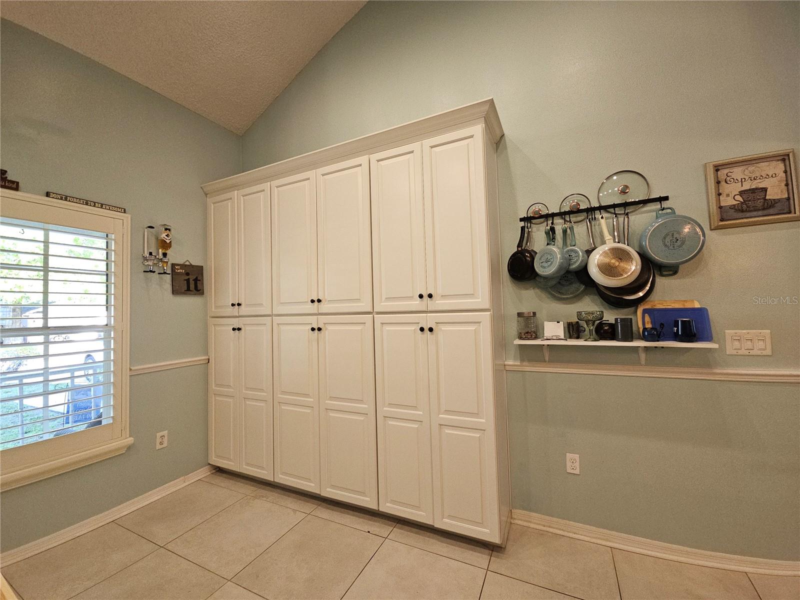 Image 17 of 42 For 2952 Shannon Circle