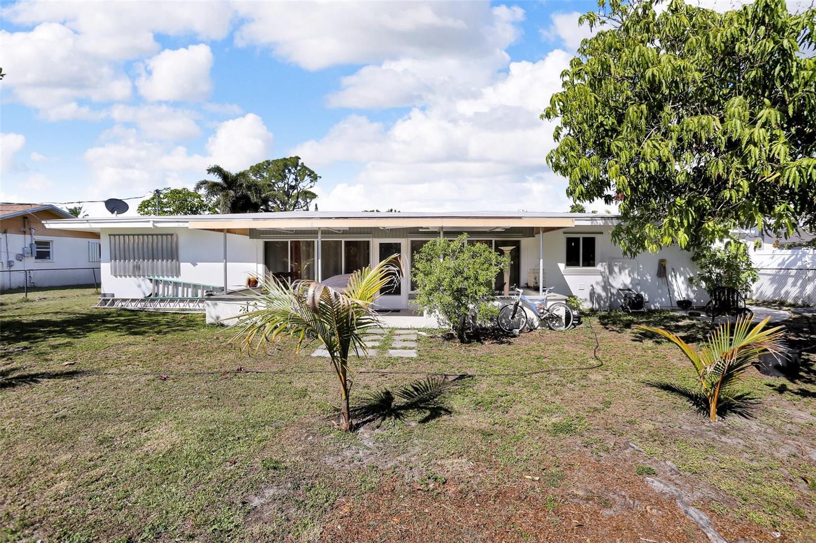 Image 28 of 31 For 525 Skylark Lane Nw