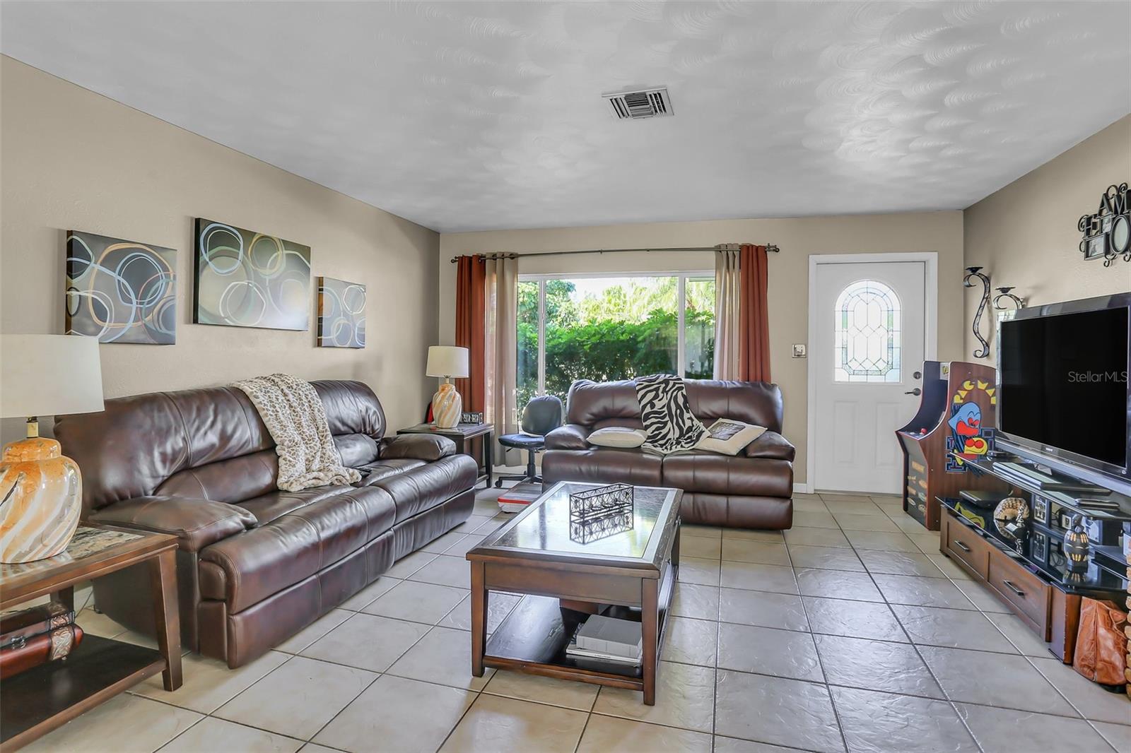 Image 5 of 31 For 525 Skylark Lane Nw