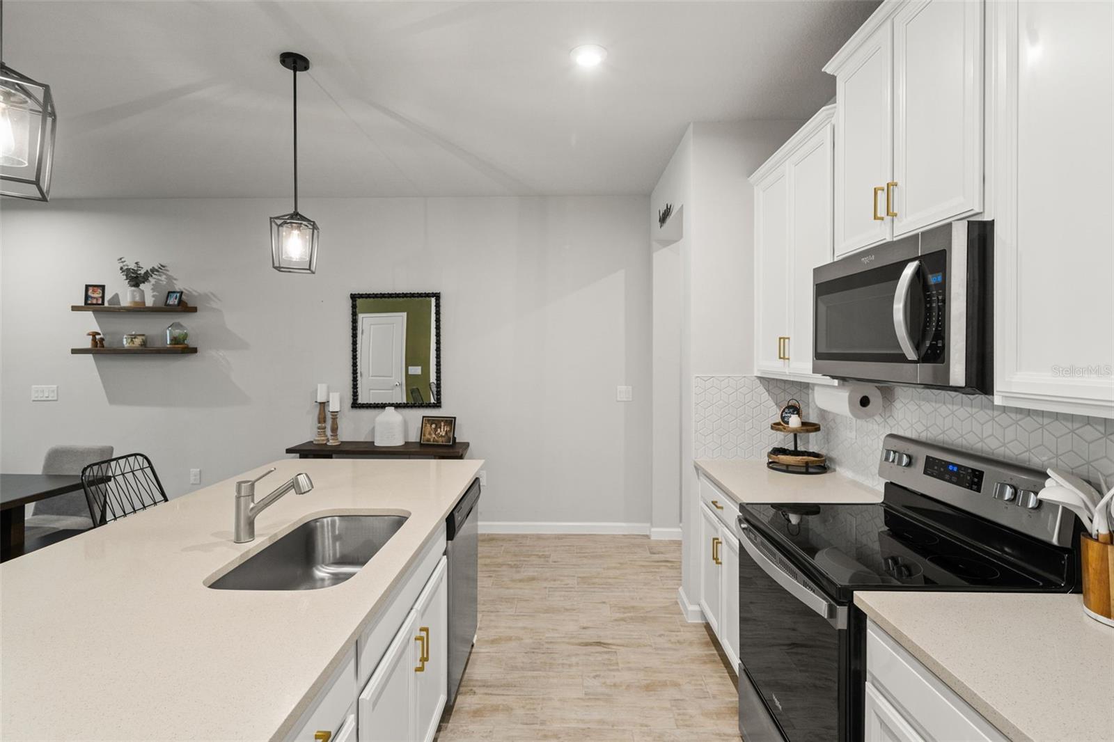 Image 10 of 48 For 26008 Woven Wicker Bend