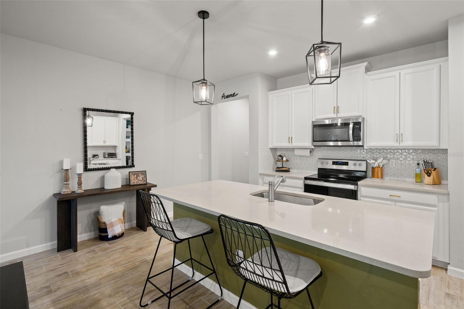 Image 11 of 48 For 26008 Woven Wicker Bend