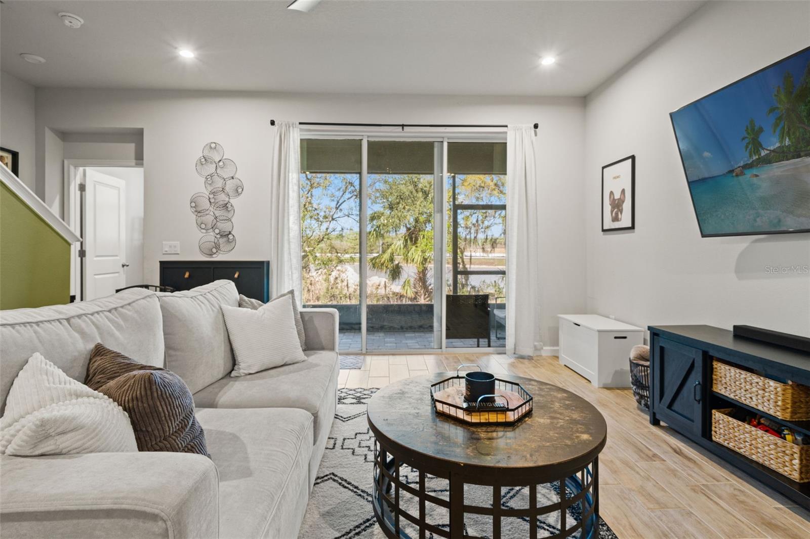 Image 15 of 48 For 26008 Woven Wicker Bend