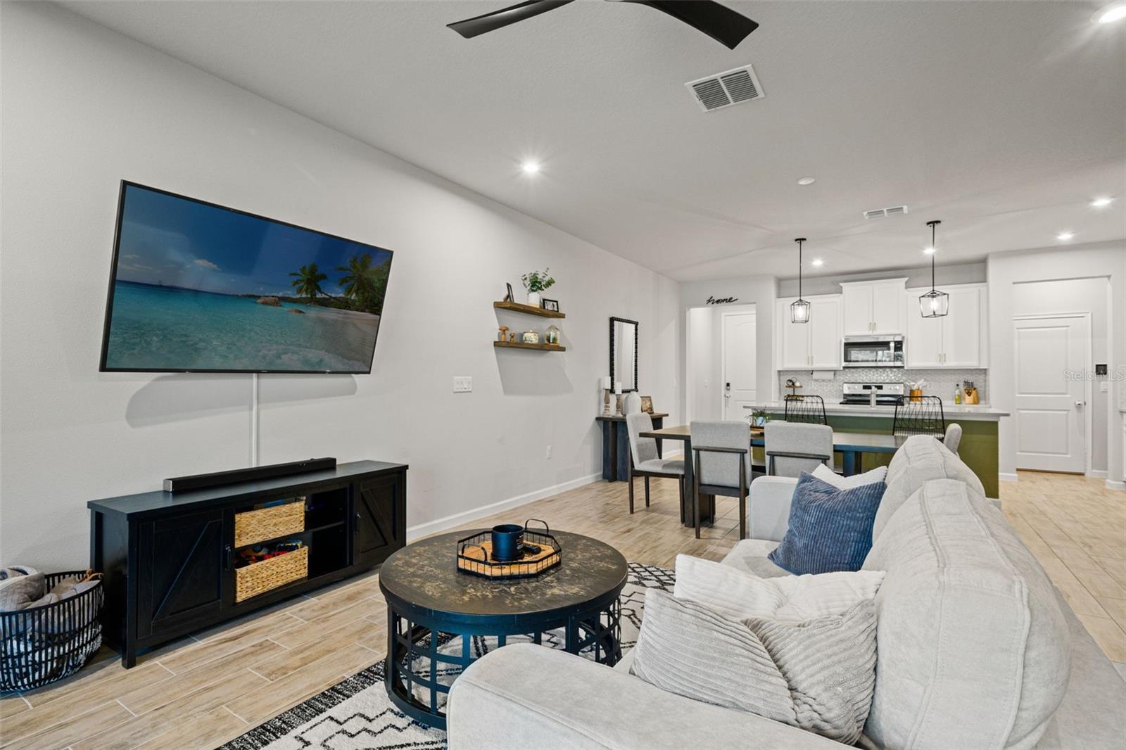 Image 18 of 48 For 26008 Woven Wicker Bend