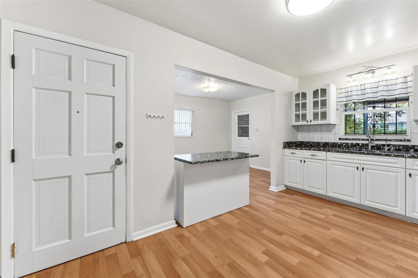 Image 23 of 36 For 2711 Heiter Street