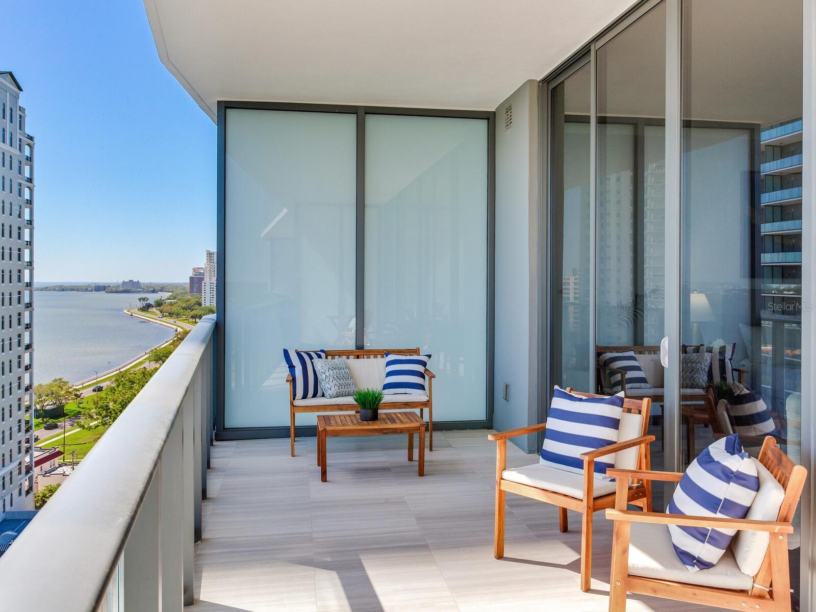 Image 21 of 91 For 3015 Ysabella Avenue 1403