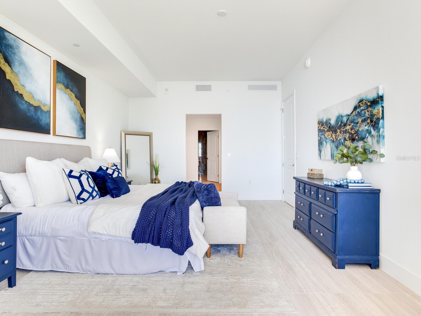 Image 33 of 91 For 3015 Ysabella Avenue 1403