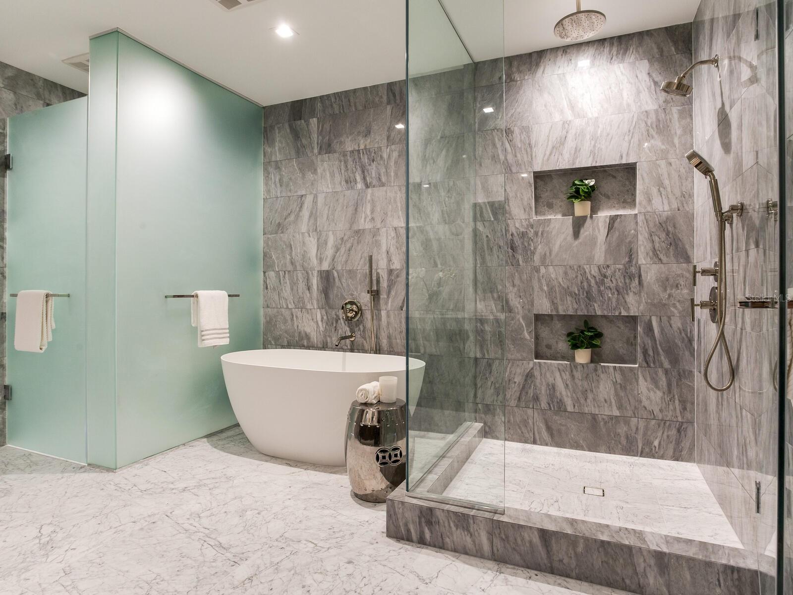 Image 39 of 91 For 3015 Ysabella Avenue 1403