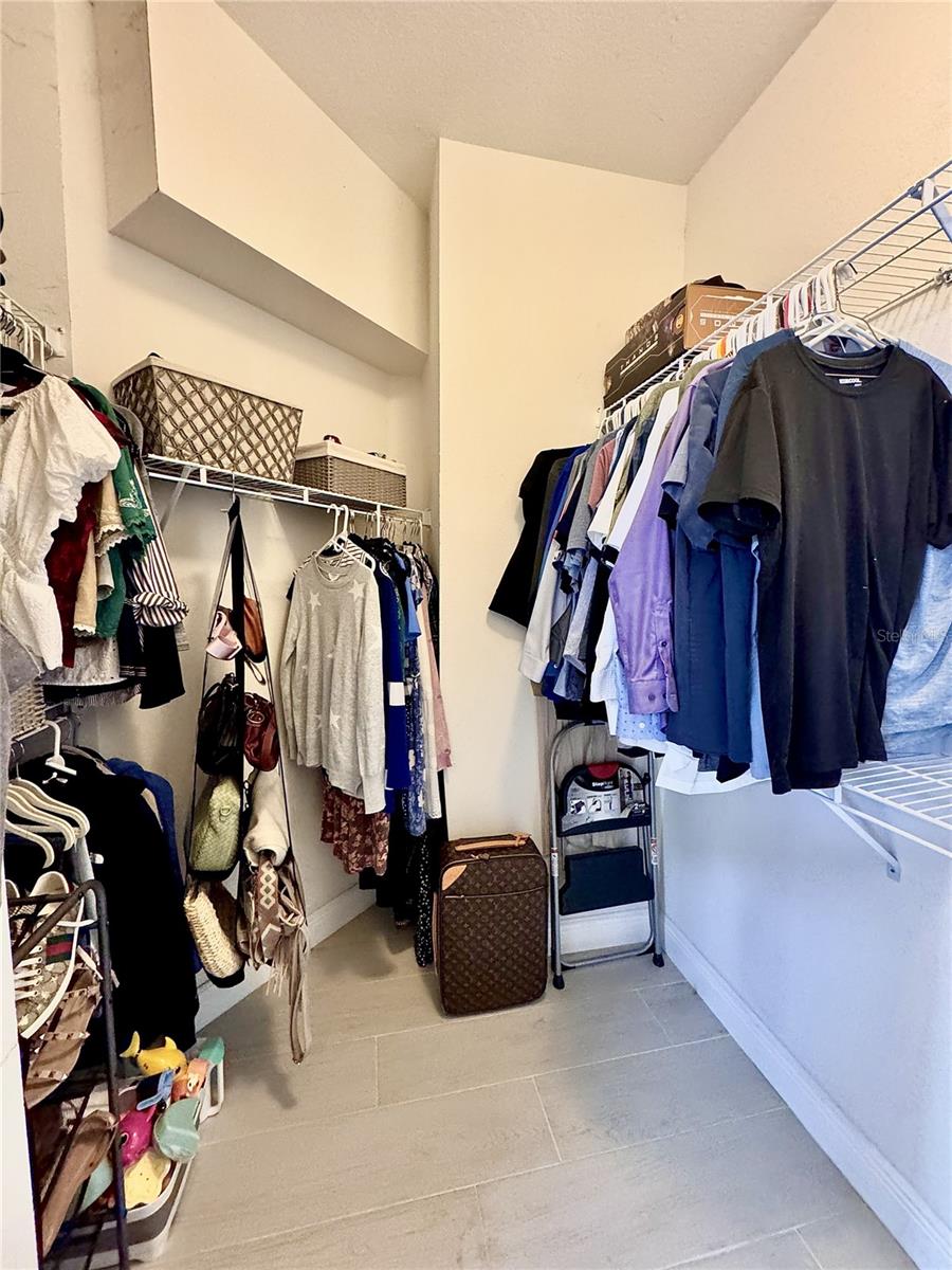 Image 17 of 39 For 1764 Oak Pond Court