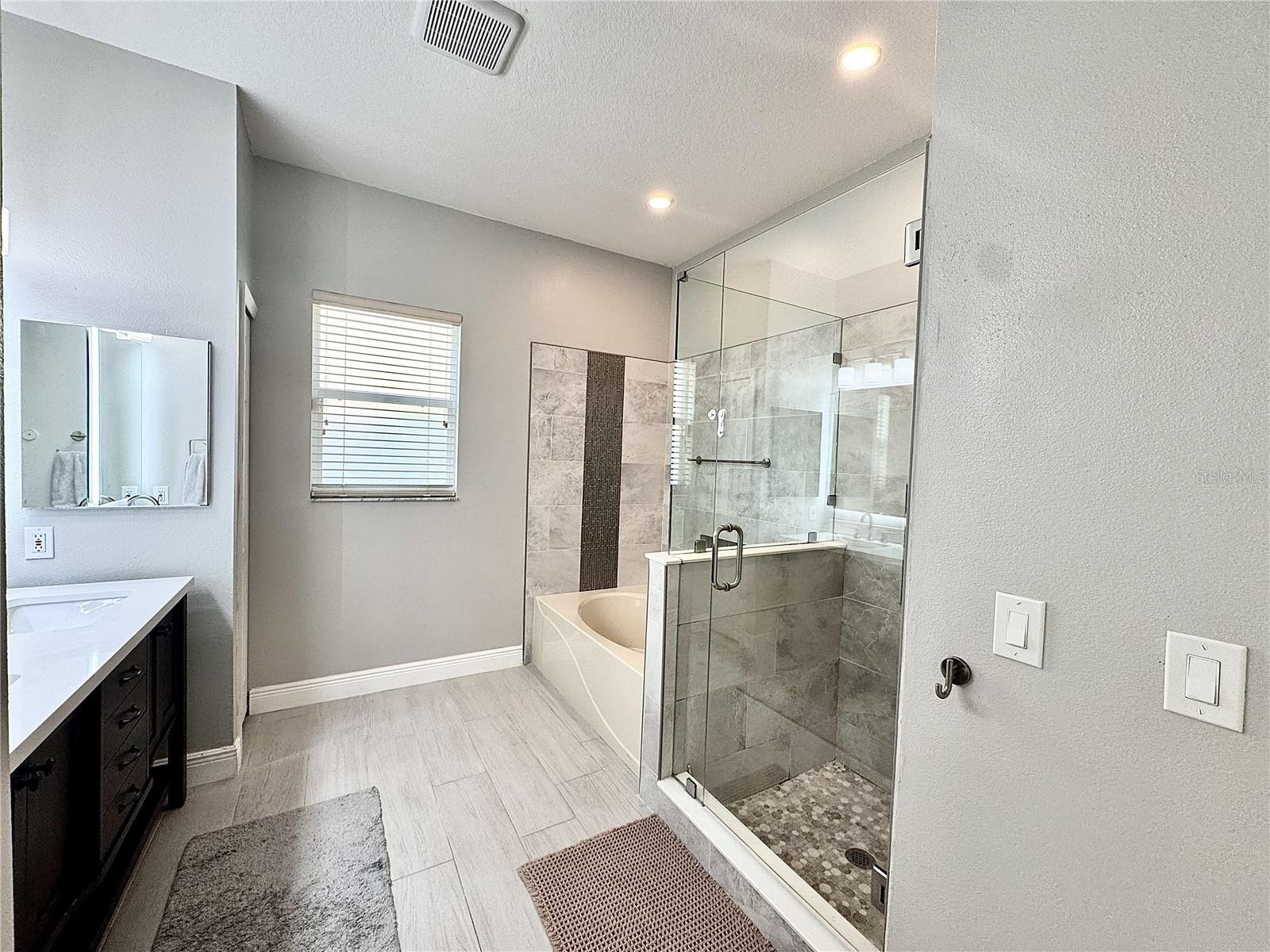 Image 20 of 39 For 1764 Oak Pond Court