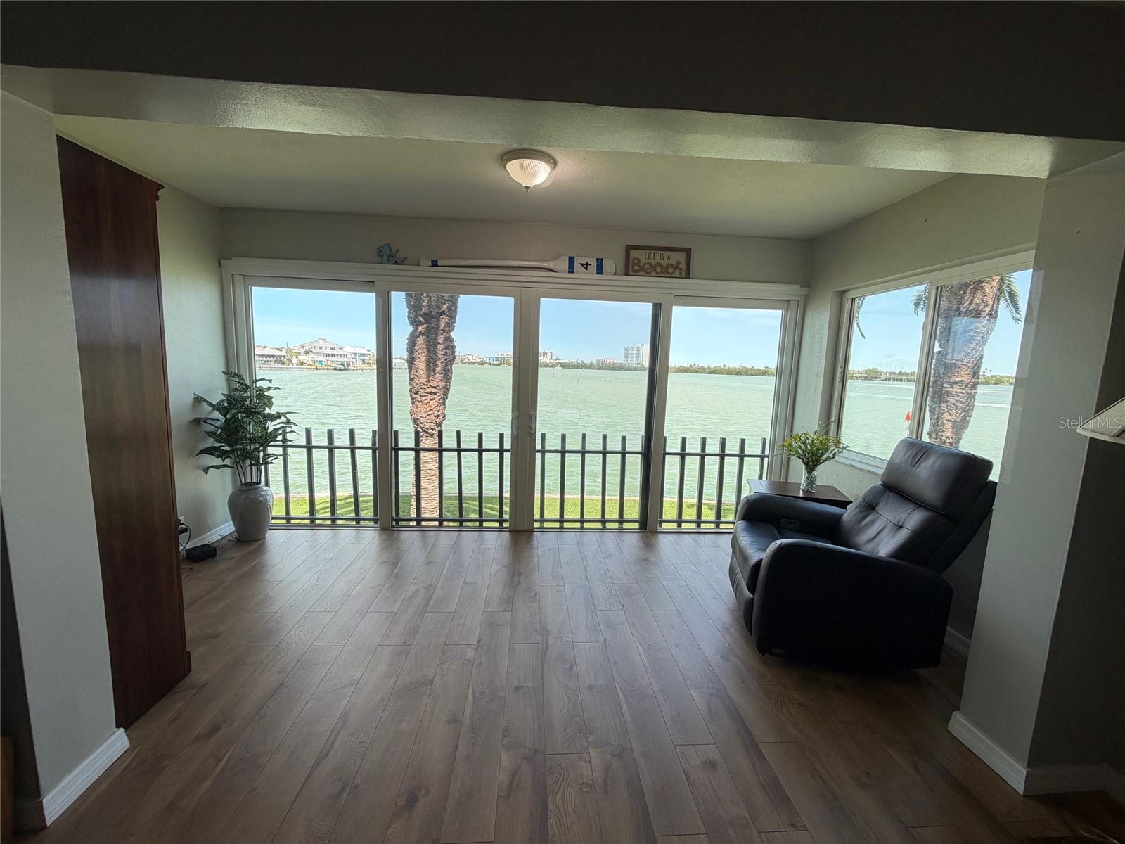 Image 30 of 42 For 868 Bayway Boulevard 210