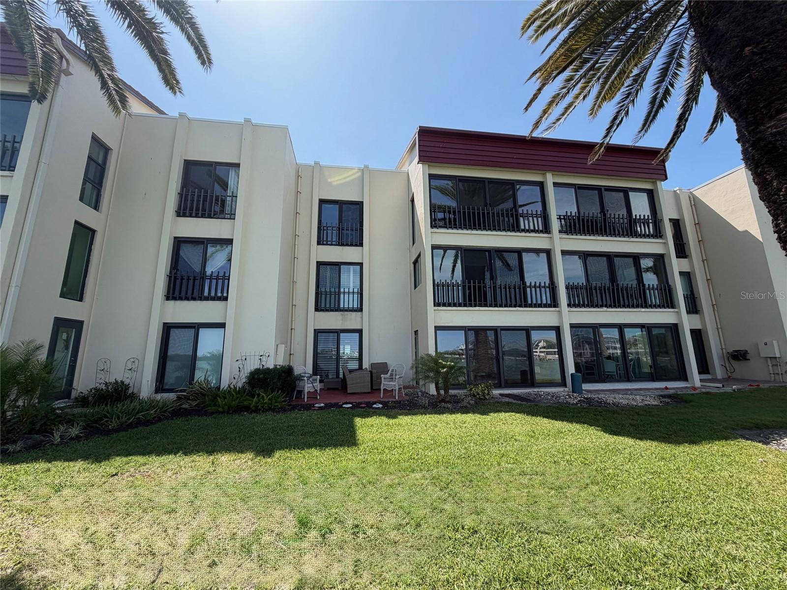 Image 7 of 42 For 868 Bayway Boulevard 210