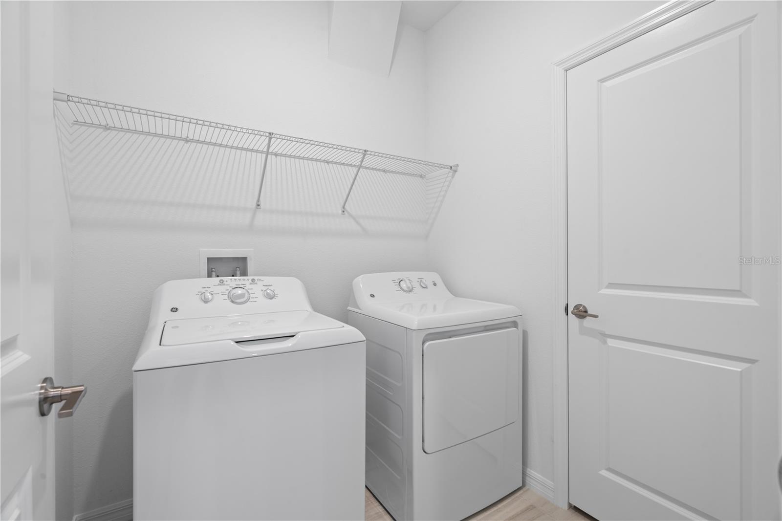 Image 13 of 35 For 18156 Pleasantview Boulevard