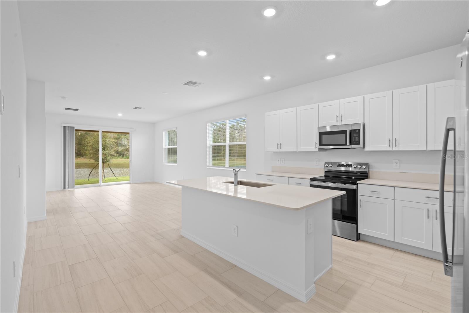 Image 14 of 35 For 18156 Pleasantview Boulevard