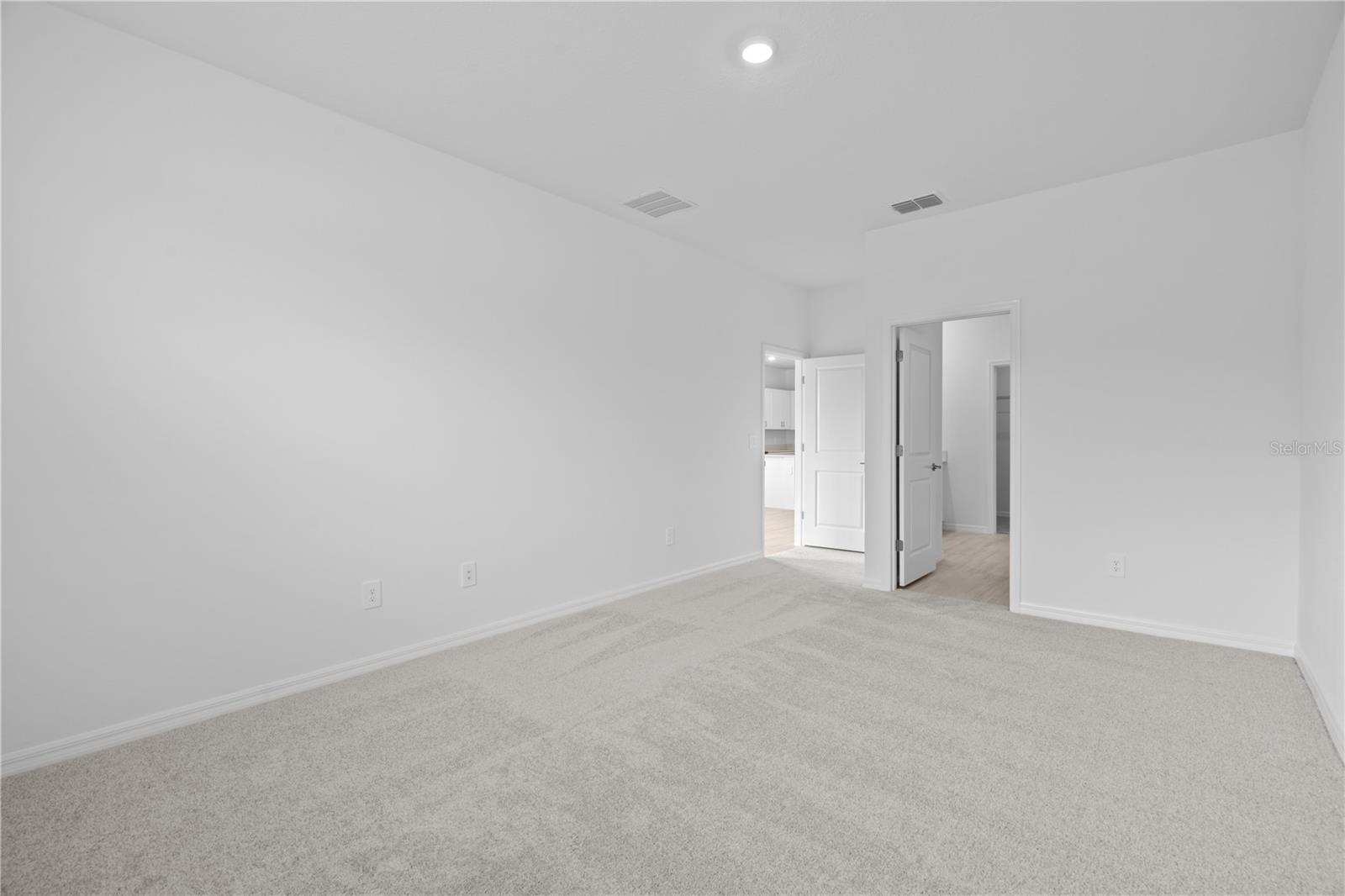 Image 23 of 35 For 18156 Pleasantview Boulevard