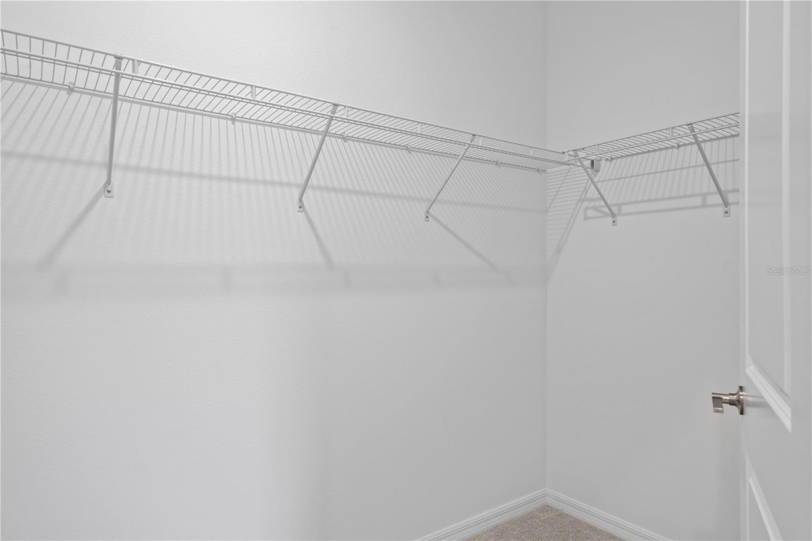 Image 28 of 35 For 18156 Pleasantview Boulevard